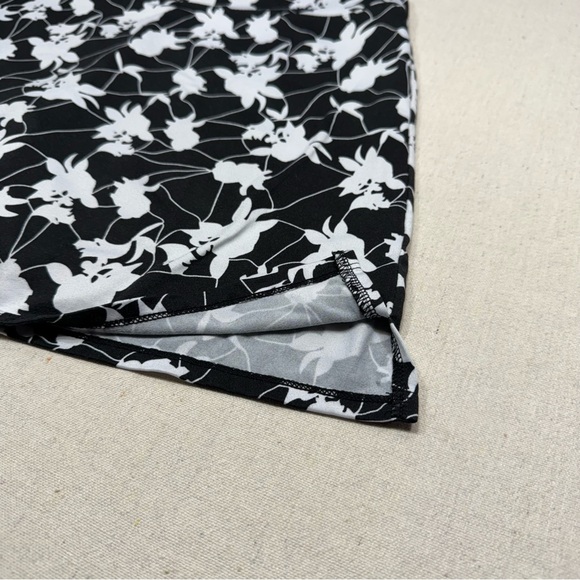 Tranquility by Colorado Clothing Black and White Patterned Mini Skort - Small - Picture 5 of 9